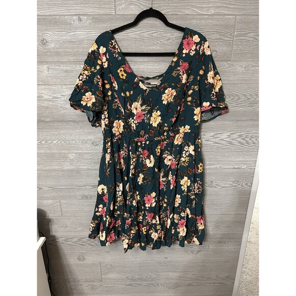 Torrid 2 Dress Real Green Floral Challis‎ Tiered Skater Corset Back Plus Strappy - Picture 2 of 10